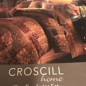 Luxurious new king size comforter